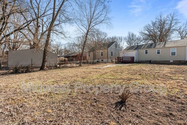 Building Photo - 161 Anistasia Dr