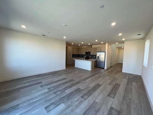 Building Photo - Newer Construction Home located in desirab...