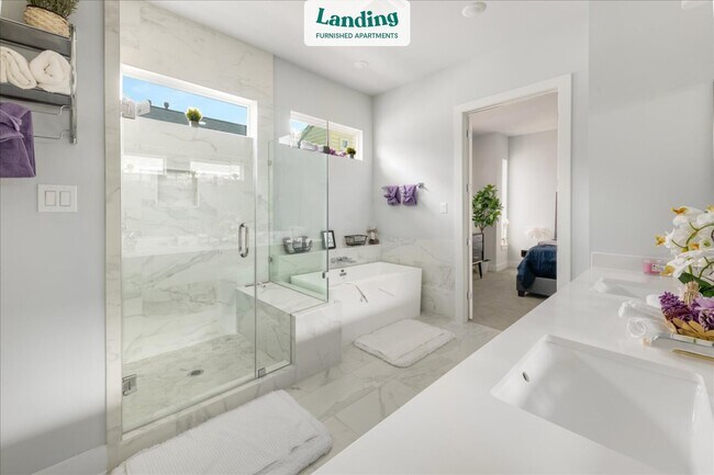 Building Photo - 5815 Fairdale Ln