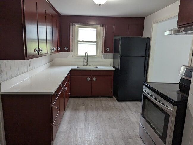 Building Photo - 111 Gridley St