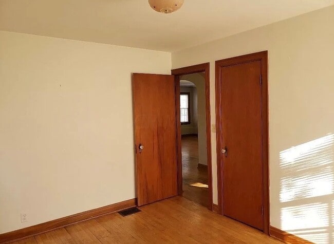 Building Photo - 363 N 21st St