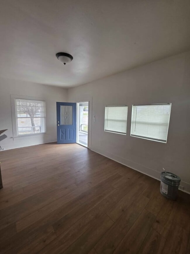 Building Photo - 2531 Carter Ave