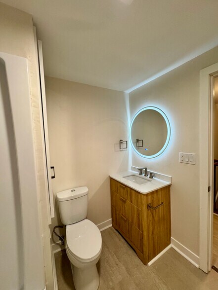 Building Photo - 620 Kirkwood Ave