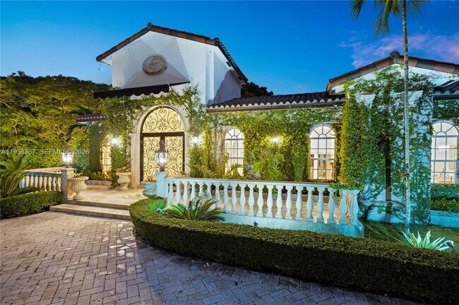 Building Photo - 12300 Old Cutler Rd