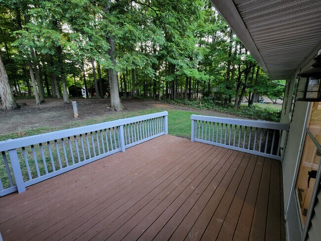 Deck - 100 Pheasant Trl