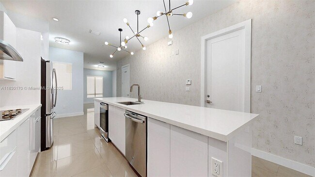 Building Photo - 10255 NW 63rd Terrace