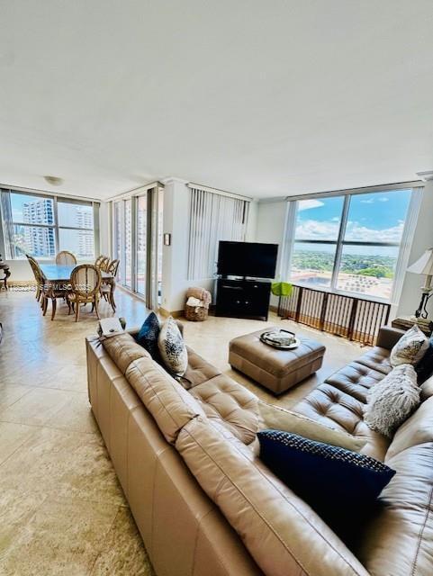 Building Photo - 2100 N Ocean Blvd