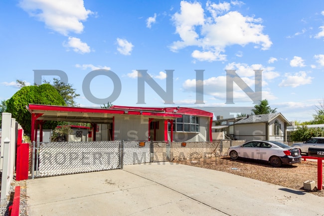 Building Photo - 2968 Parkway Dr