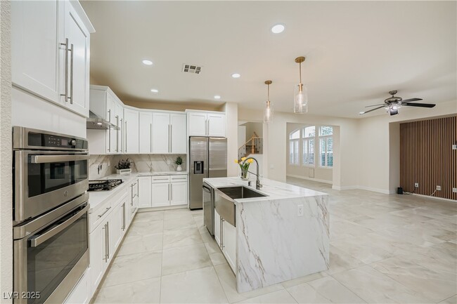 Building Photo - 840 S Paseo Rocoso Pl