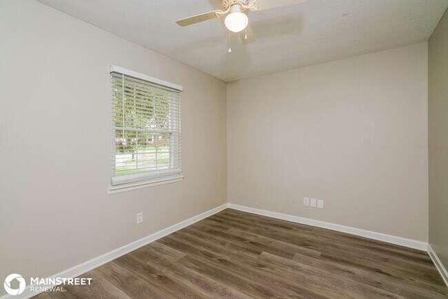 Building Photo - 122 OAKCREST CT, LOUISVILLE, KY 40229