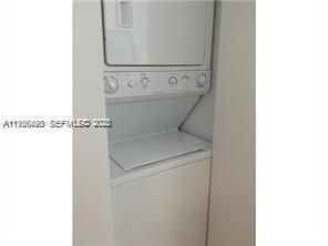 Building Photo - 350 NE 24th St