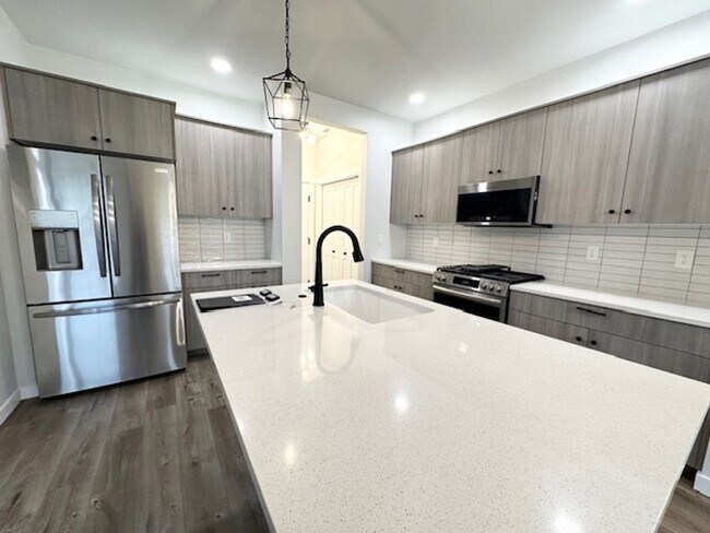 Building Photo - Prioritize comfortable living in this CBH home built in 2024!