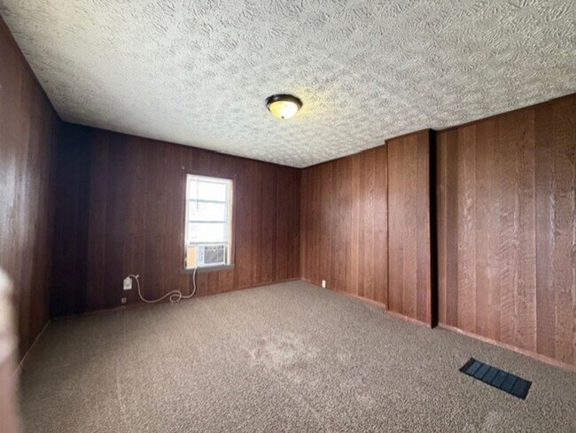 Building Photo - 1961-1963 Kenton St.