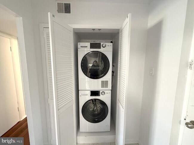 Building Photo - 606 Cooper Landing Rd