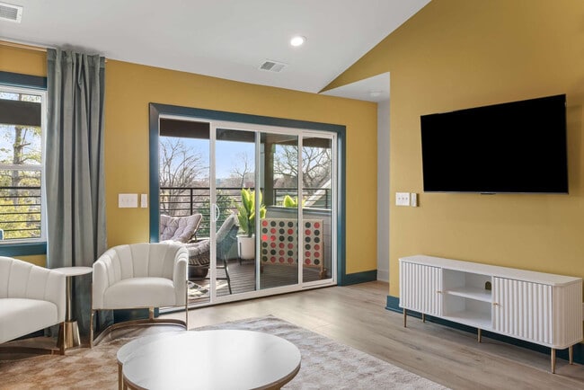 Building Photo - 1315 16th Ave S