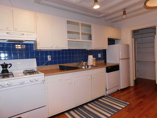 Building Photo - 1113 Bloomfield St