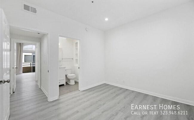 Building Photo - 4310 Whitsett Ave