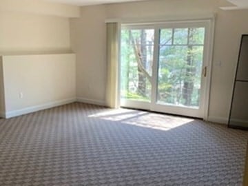 Building Photo - 22 White Oaks Ln