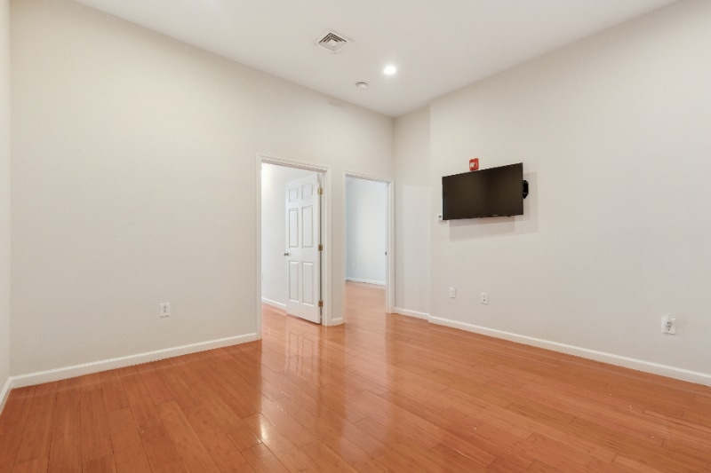 Building Photo - 1204 Chestnut St