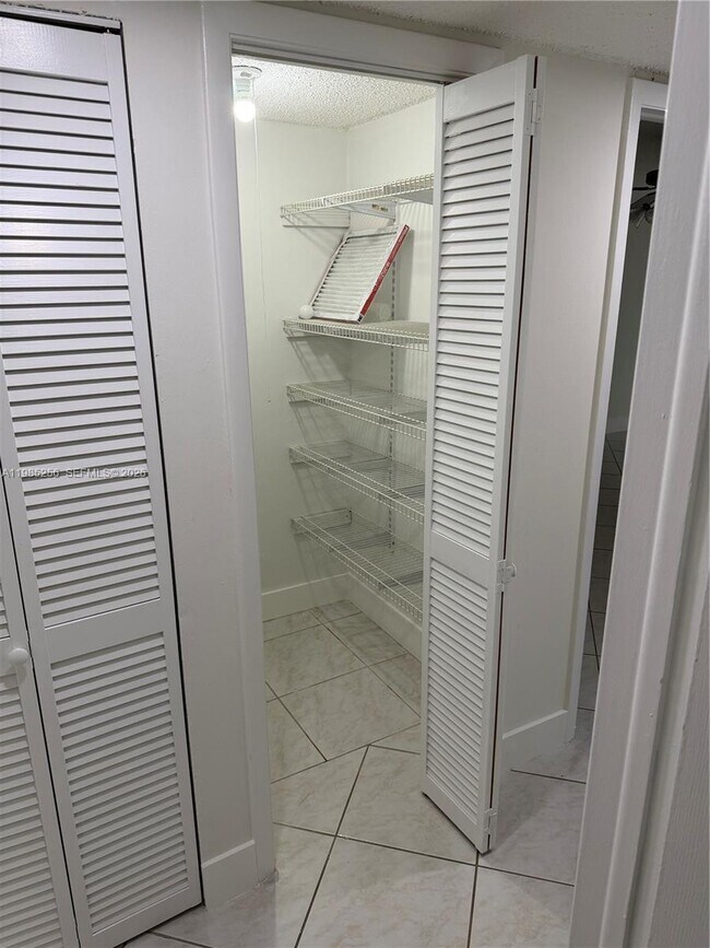 Building Photo - 7009 SW 115th Pl