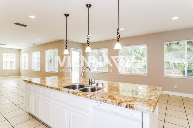 Building Photo - 836 Spotted Pony Ln