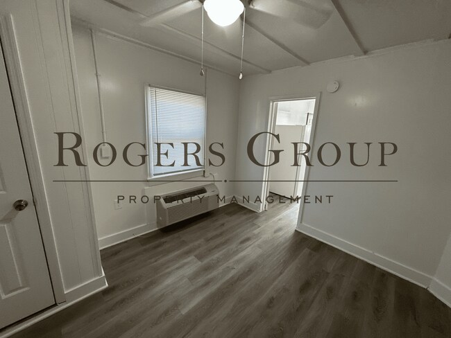 Building Photo - #450 - 914-916 Water St Duplex