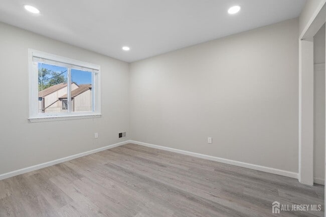 Building Photo - 160 Goldmine Ln