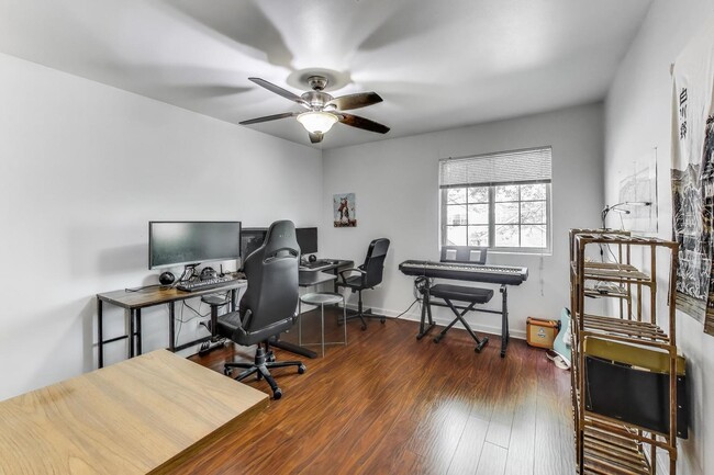 Building Photo - 408 Trenton Ct