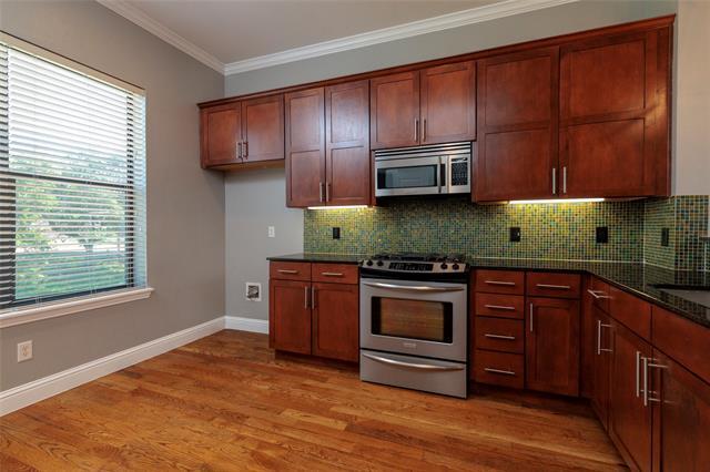 Building Photo - 724 Skyline Bluff Ct