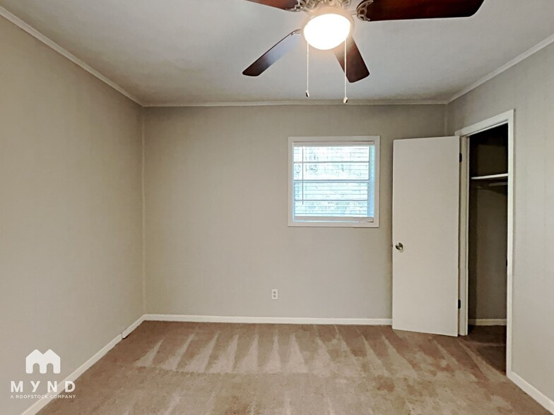 Building Photo - 6242 Green Acres Dr SW