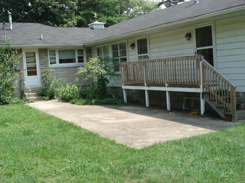 Building Photo - 218 S Hillsdale Ct
