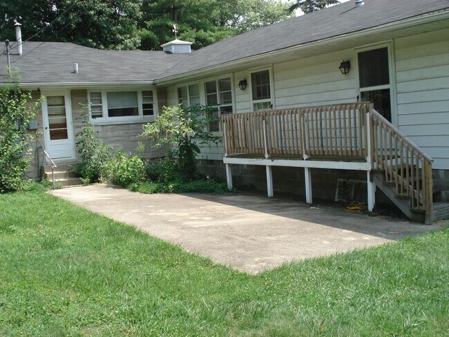 Building Photo - 218 S Hillsdale Ct