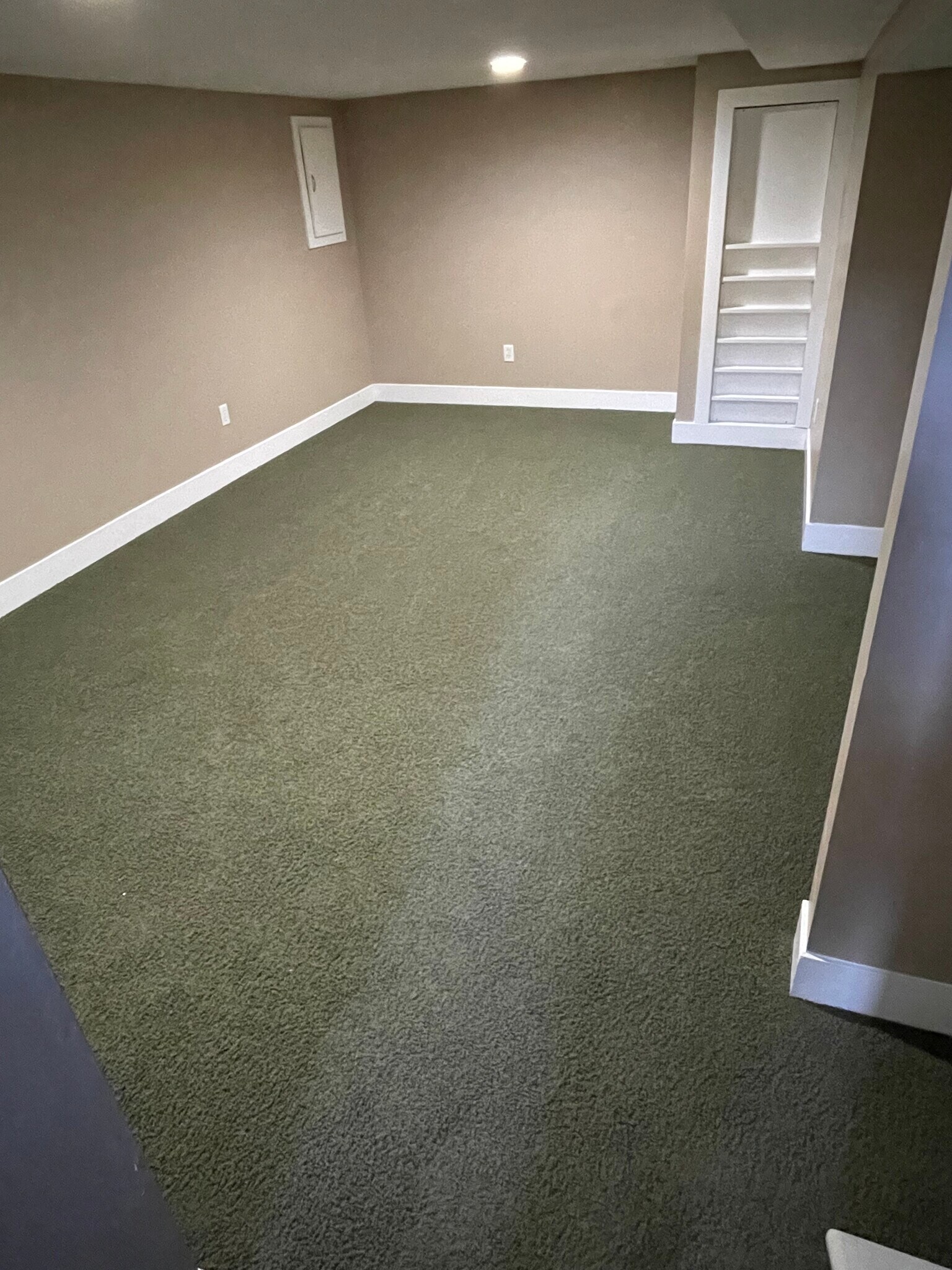 Building Photo - 5815 Country View Dr