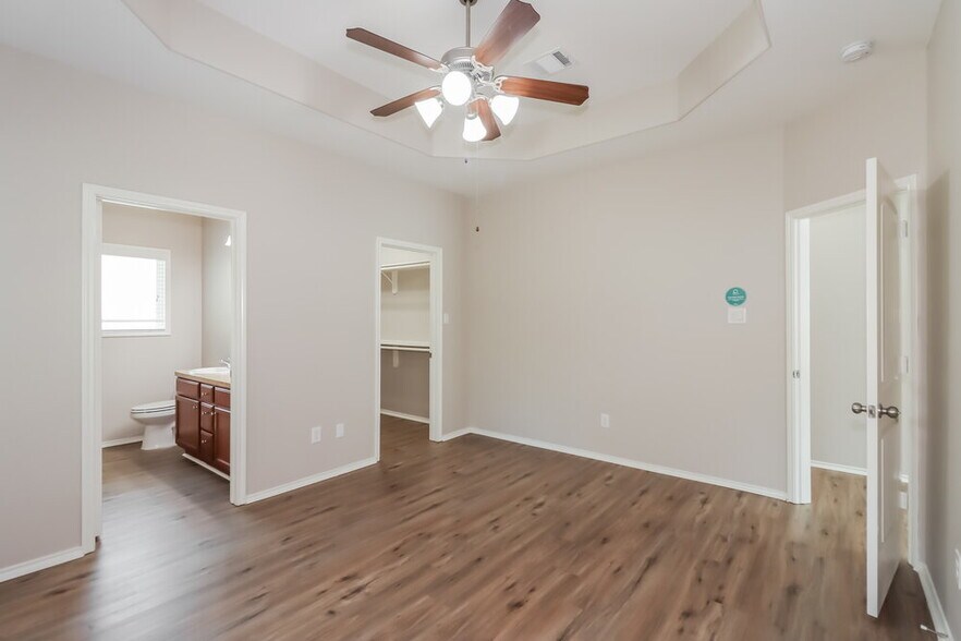 Building Photo - 718 Neap Ct