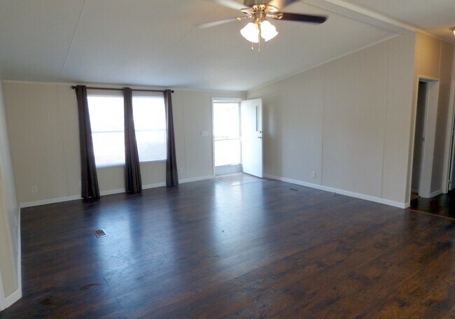Building Photo - 111 Turtle Cove Dr