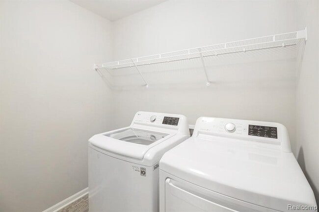 Building Photo - 43642 Chancellor Ln