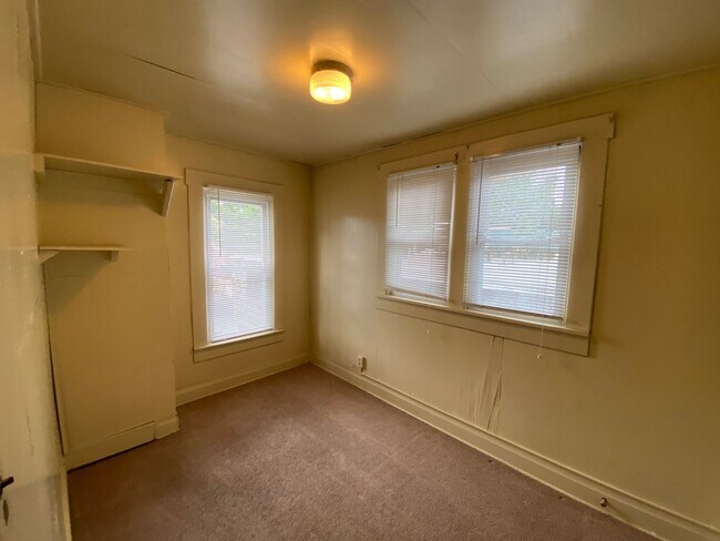 Building Photo - 77 Frambes Ave