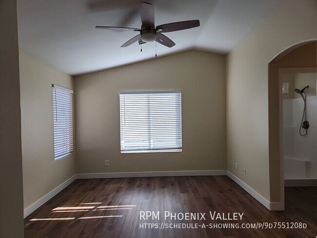 Building Photo - 2533 N Silverado-