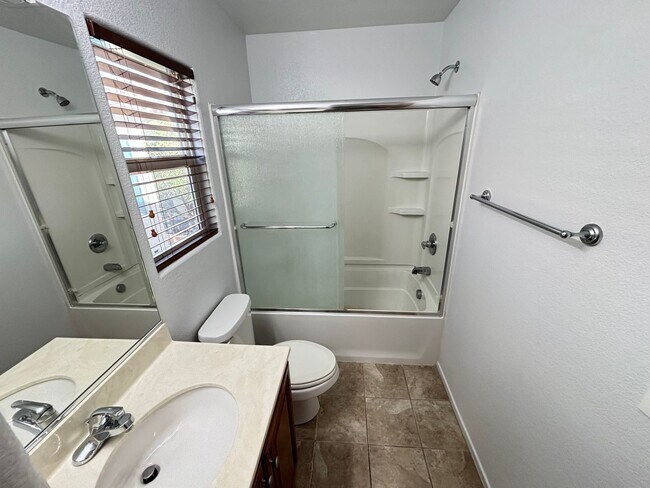 Building Photo - Charming 3 Bedroom, 3 Bathroom, 2-Story Ho...