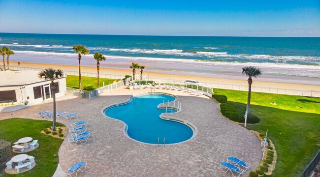 Building Photo - Direct Oceanfront Furnished Condo with Bre...