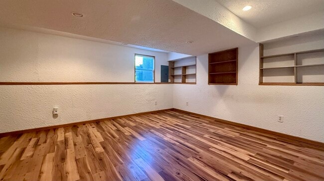 Building Photo - 2173 Ivanelle Rd