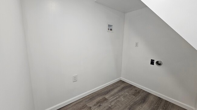 Building Photo - 75 Florence Ave