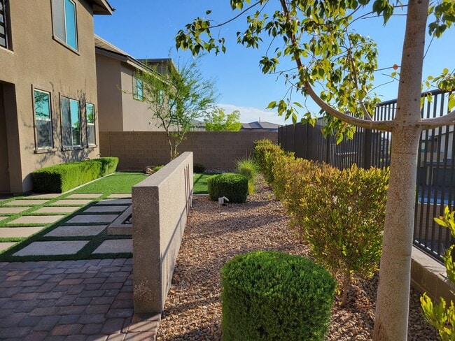 Building Photo - Breathtaking Strip Views Brand New Model in Summerlin 4bed 3.5bath