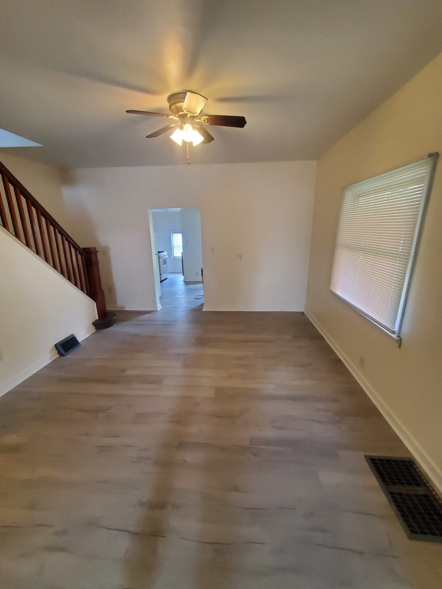 Building Photo - 610 4th Ave