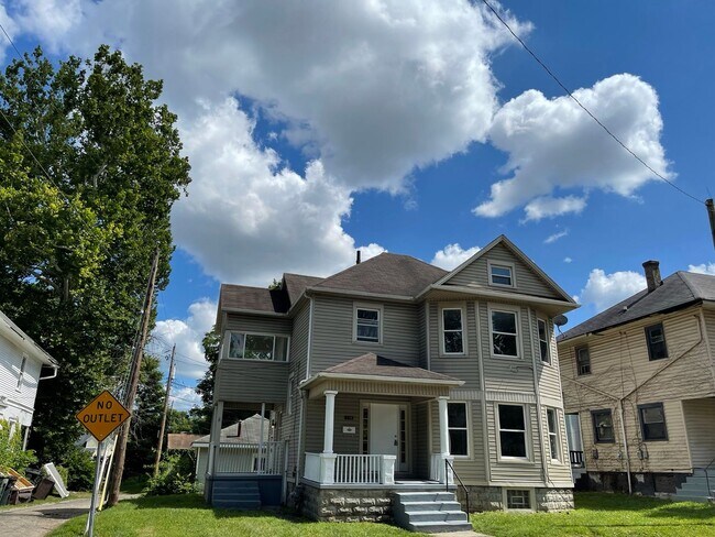 Building Photo - 112 Ridge Ave