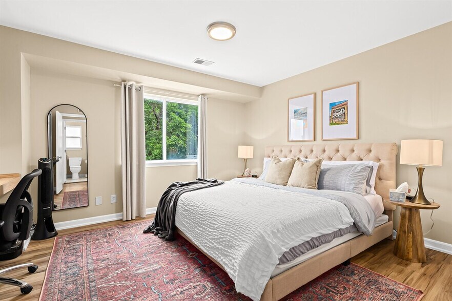 Building Photo - 18423 Sharon Ln