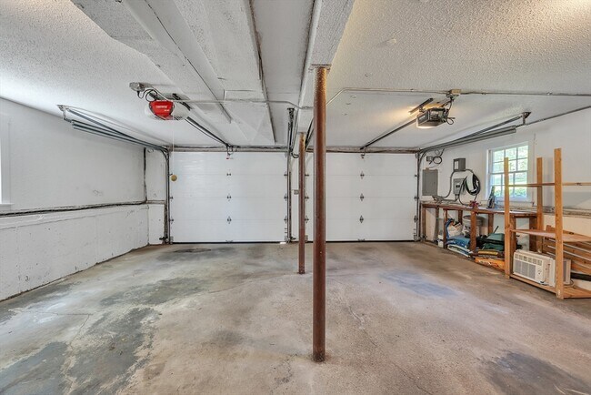 Building Photo - 102 Prospect St