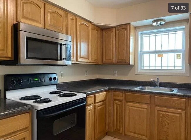 Building Photo - 57 Norwood St