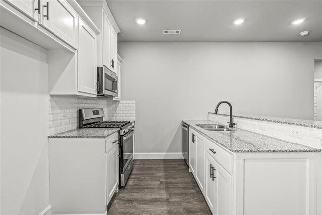 Building Photo - 1050 Sunshine Ct