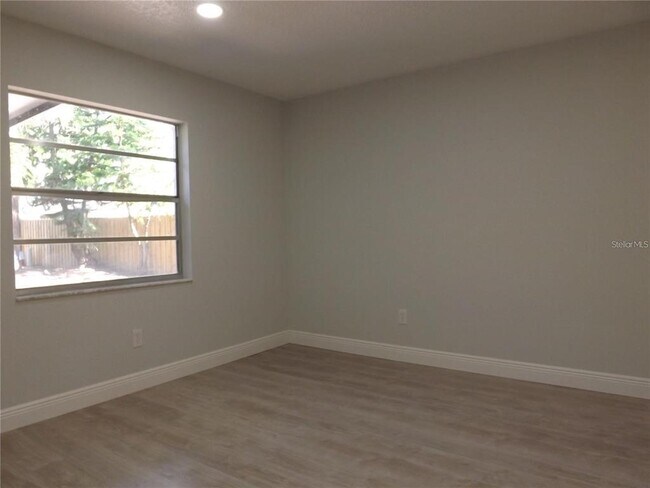 Building Photo - 5515 Albert Dr